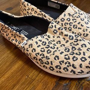 Toms • Cheetah Print • Size 8.5